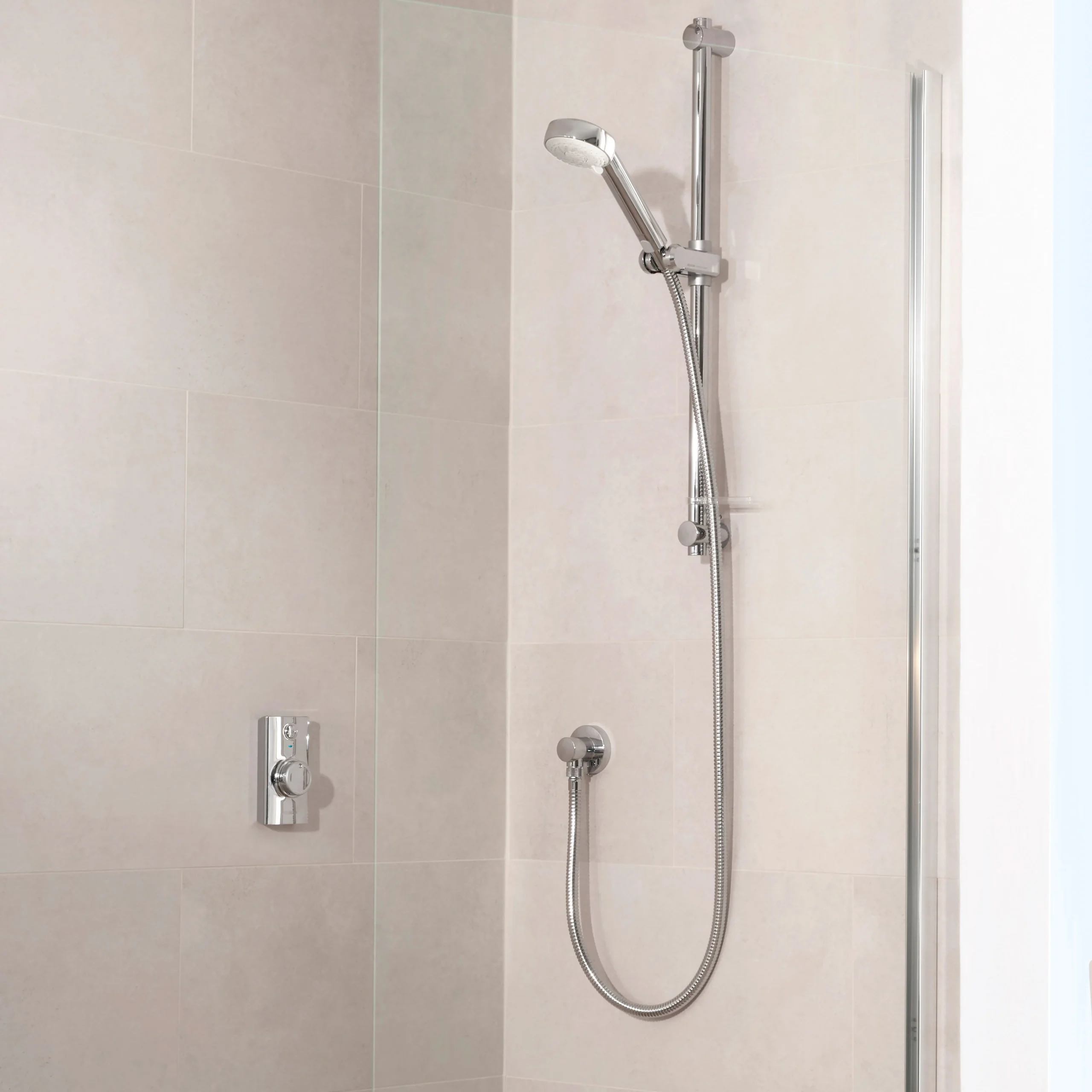 Aqualisa Visage Smart Chrome Effect Concealed Valve Shower 5 Aqualisa Visage Smart Chrome Effect Concealed Valve Shower - Image 5