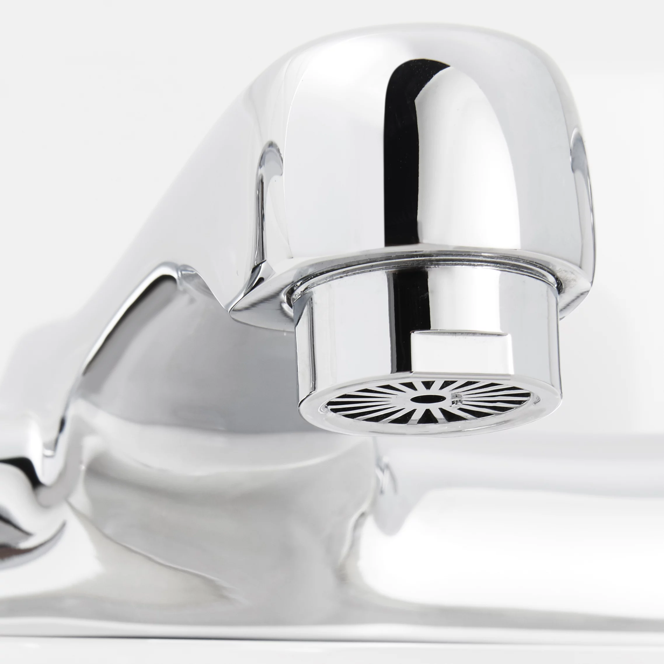GoodHome Blyth Traditional Bath Filler Tap 3 GoodHome Blyth Traditional Bath Filler Tap - Image 3