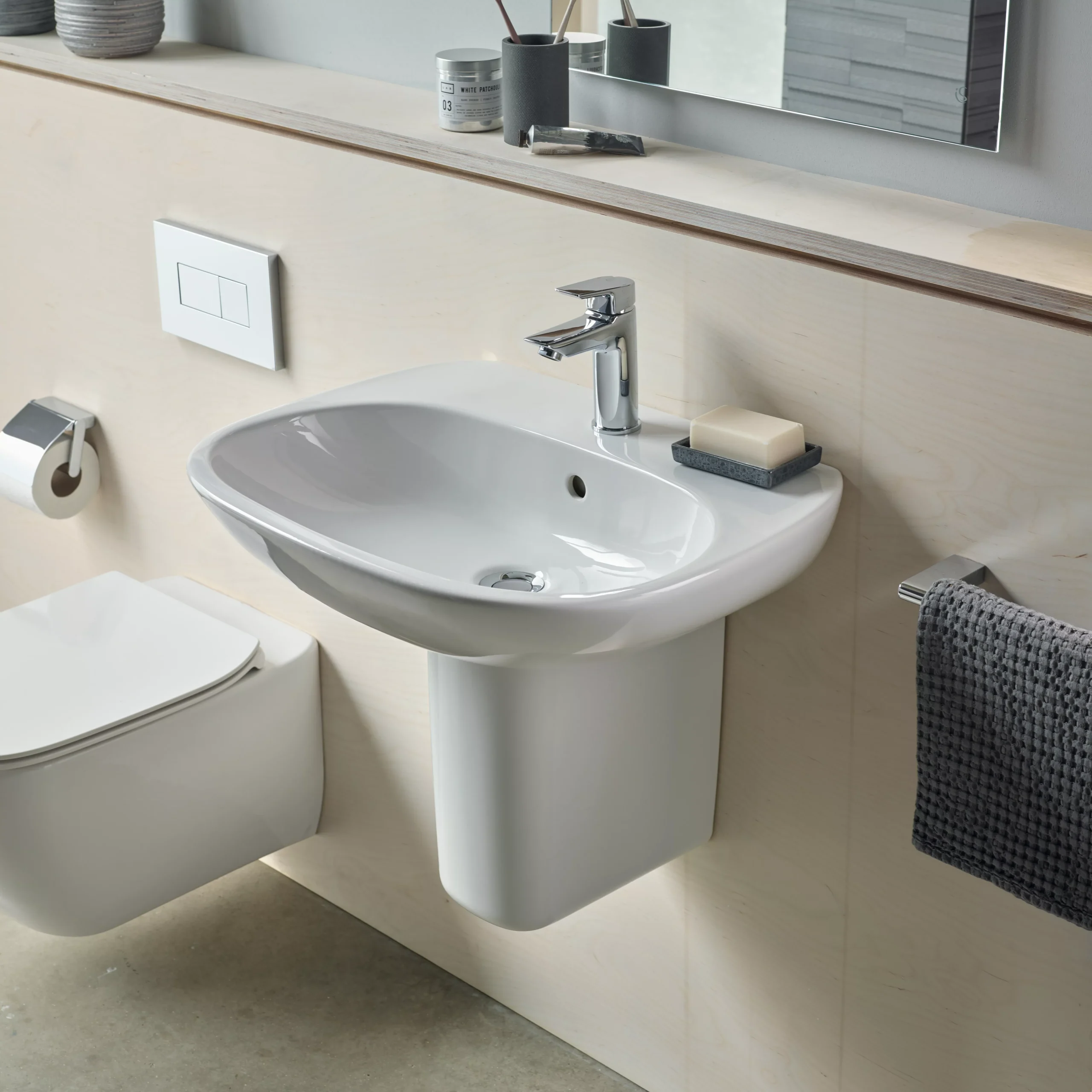 Ideal Standard Tesi Full Pedestal Basin 3 Ideal Standard Tesi Full Pedestal Basin - Image 3